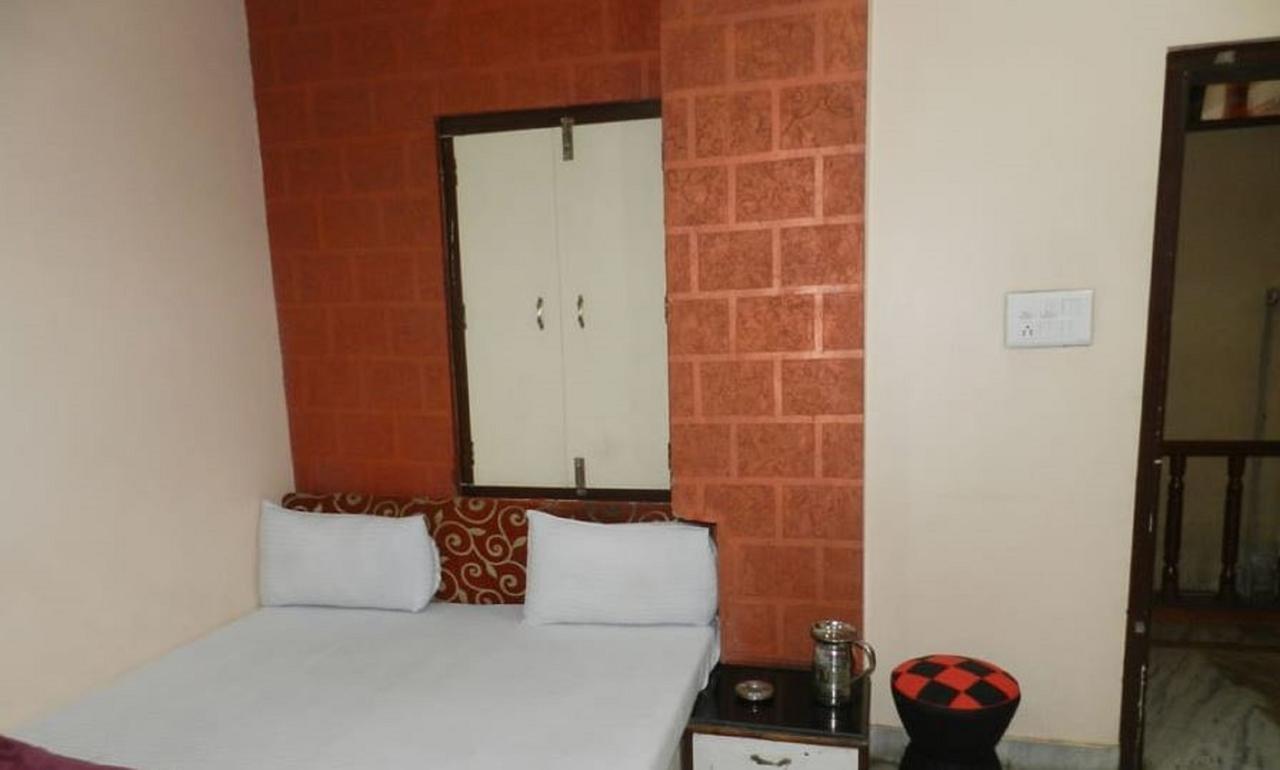 Hotel Lovely อัจเมอร์ ภายนอก รูปภาพ