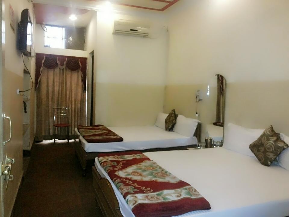 Hotel Lovely อัจเมอร์ ภายนอก รูปภาพ