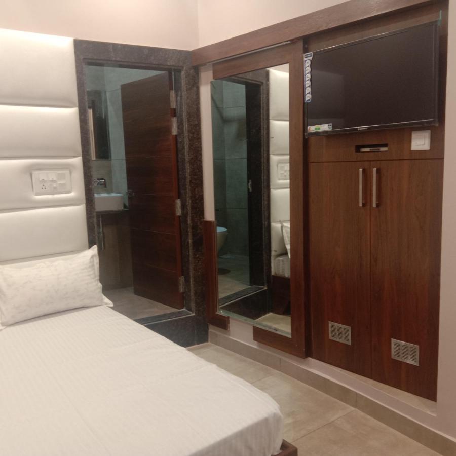 Hotel Lovely อัจเมอร์ ภายนอก รูปภาพ